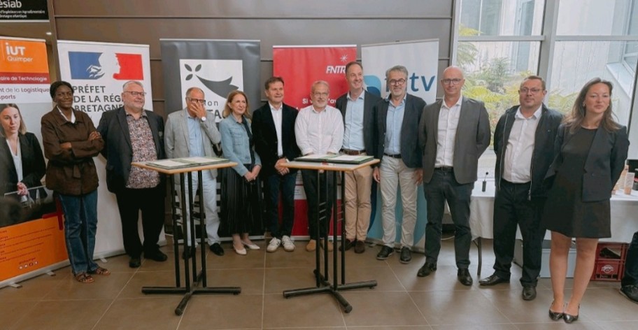 Signature pacte sectoriel breton