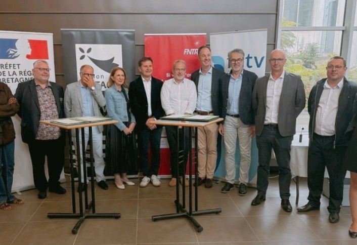 Signature pacte sectoriel breton
